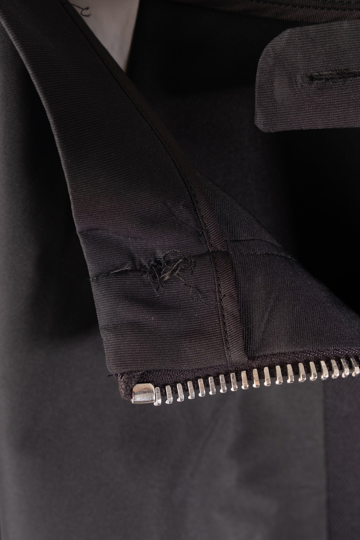Women's Miu Miu Black Nylon Zipped Skirt