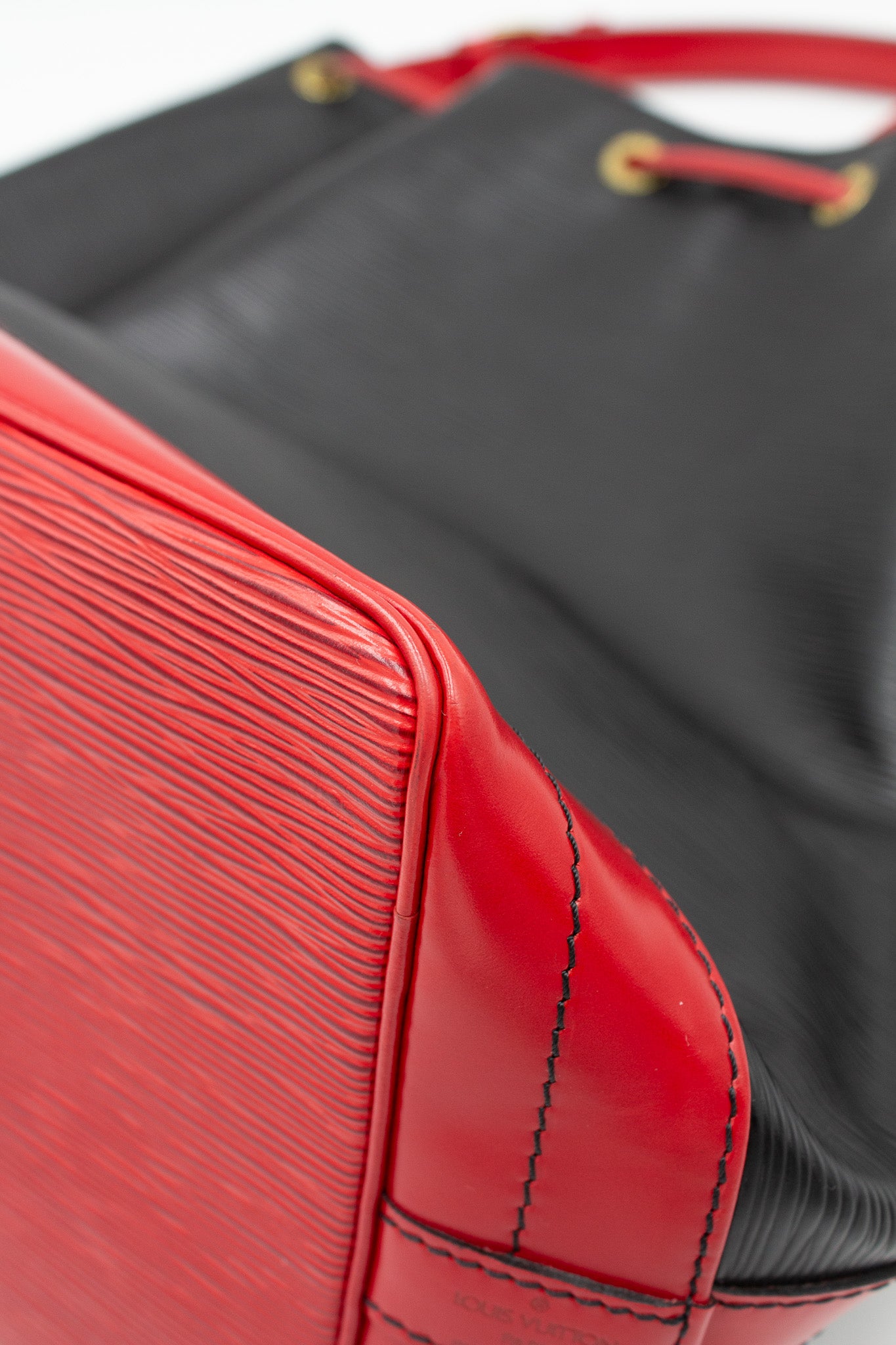 Louis Vuitton Noé Black and Red Epi Leather Bucket Bag