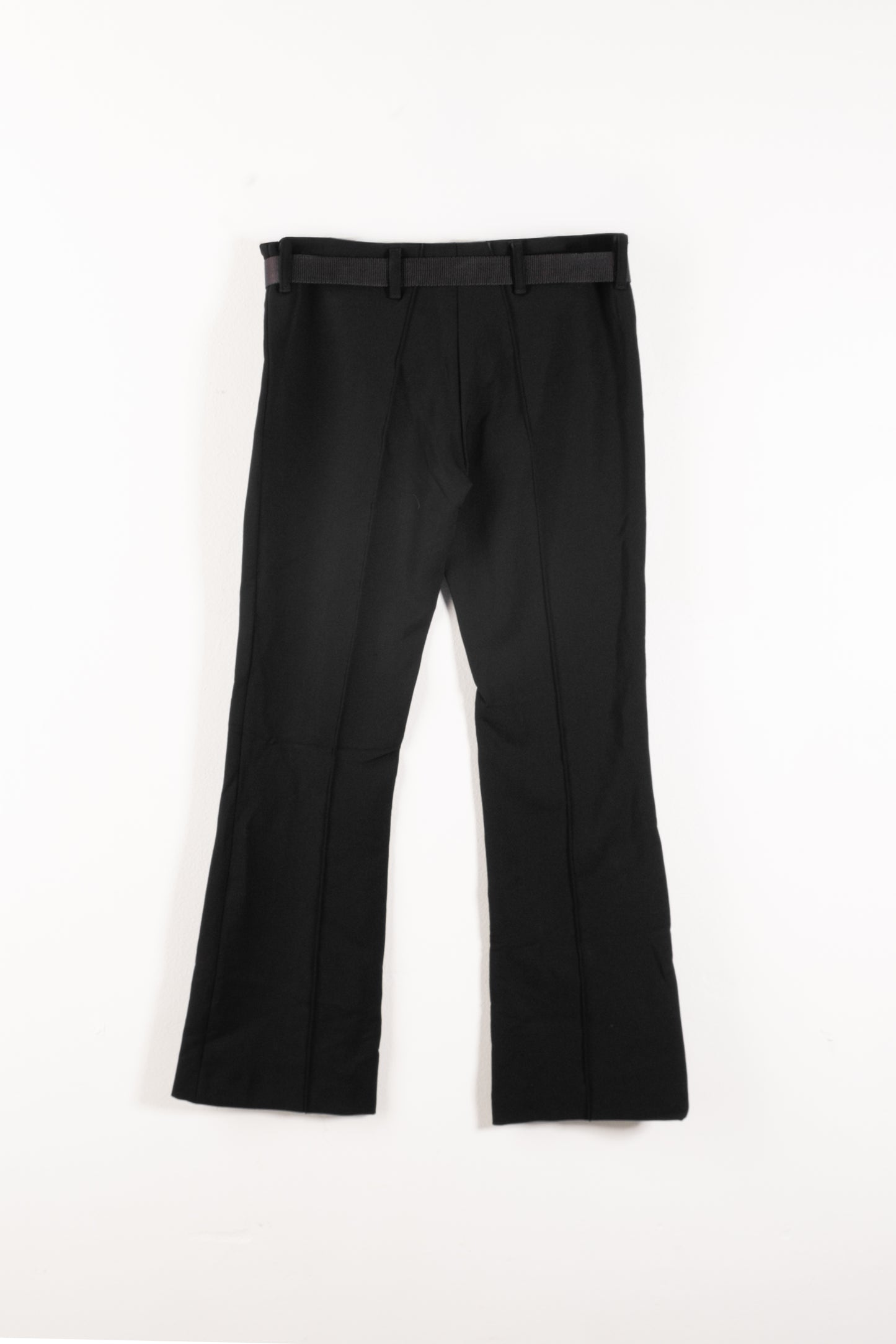Pantaloni neri con cintura Prada da donna