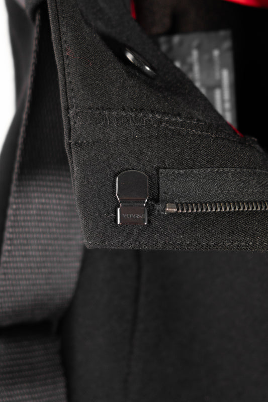 Pantaloni neri con cintura Prada da donna