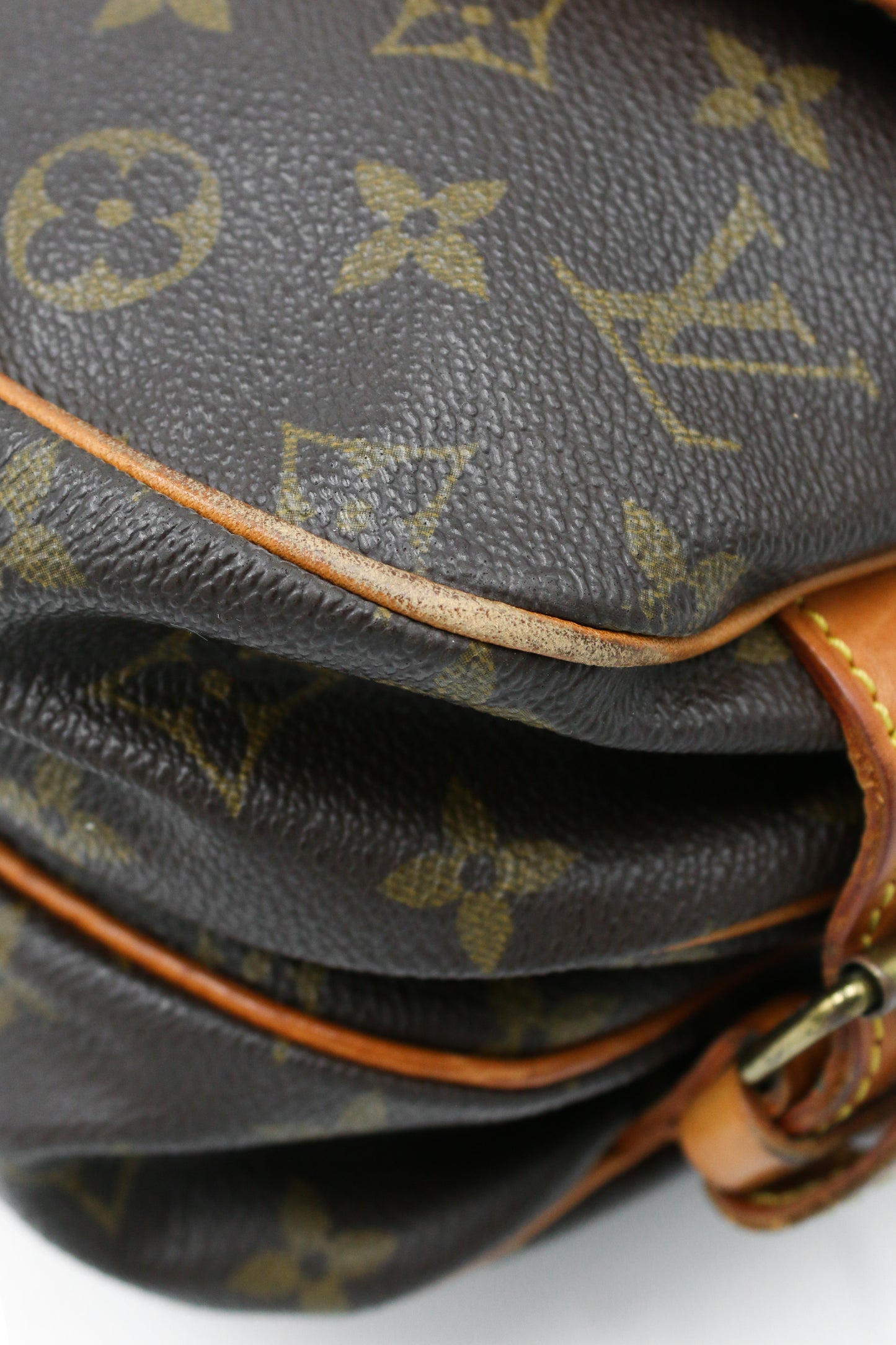 Monogramma Louis Vuitton Saumur 30