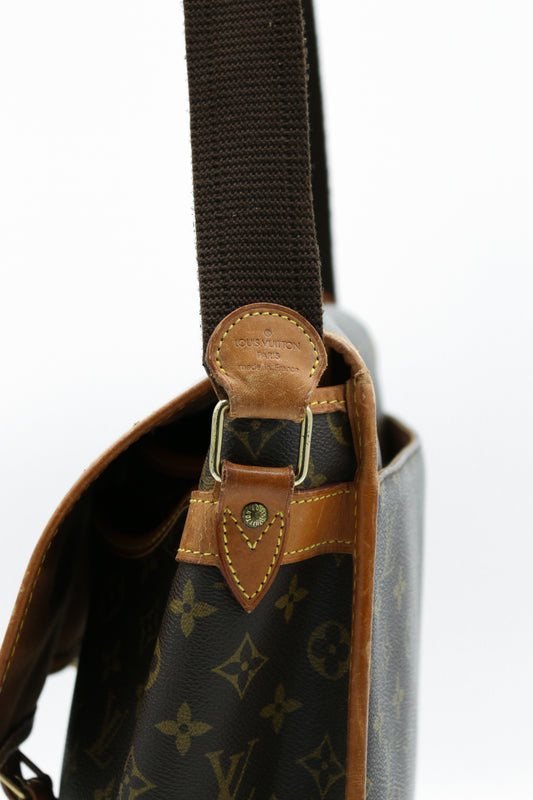 Louis Vuitton Gibecière Monogram