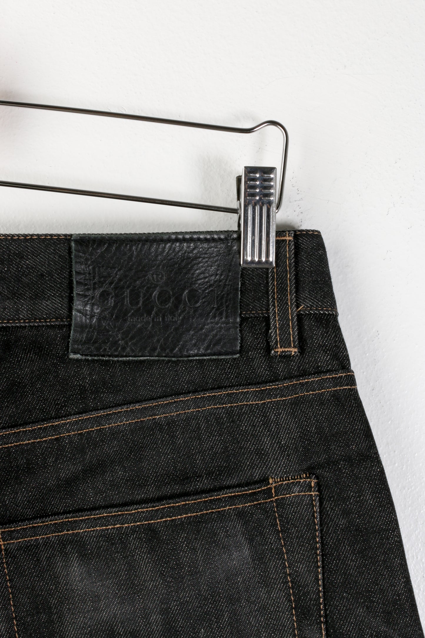 Jeans in denim cimosati neri Gucci