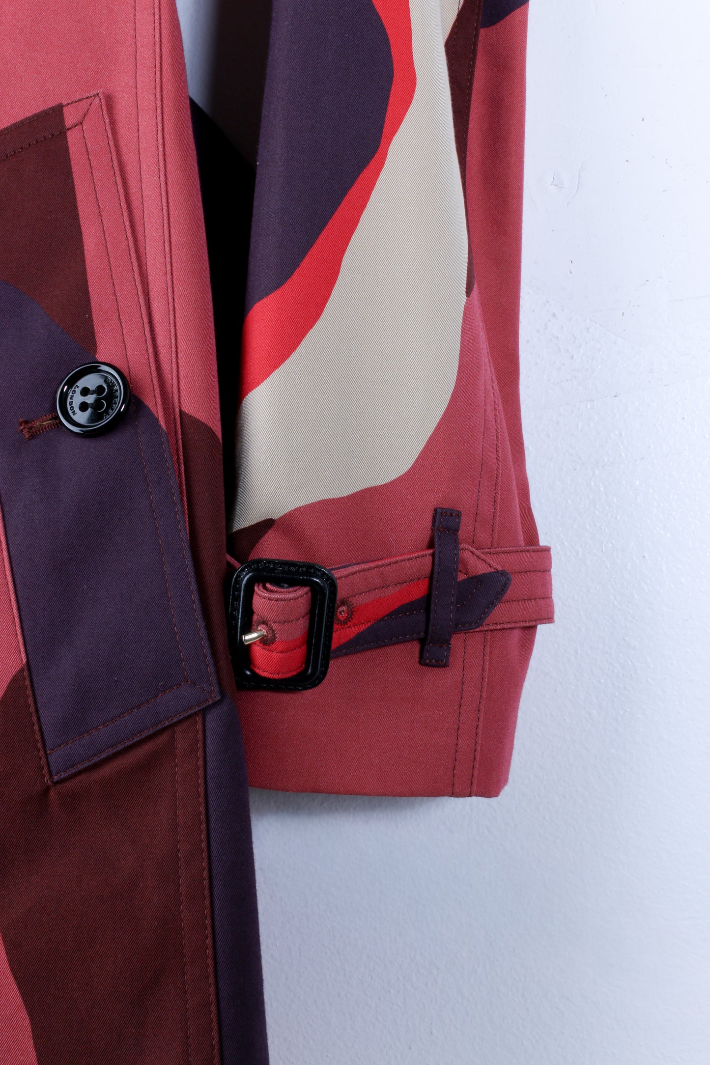 Trench doppiopetto Burberry con stampa astratta