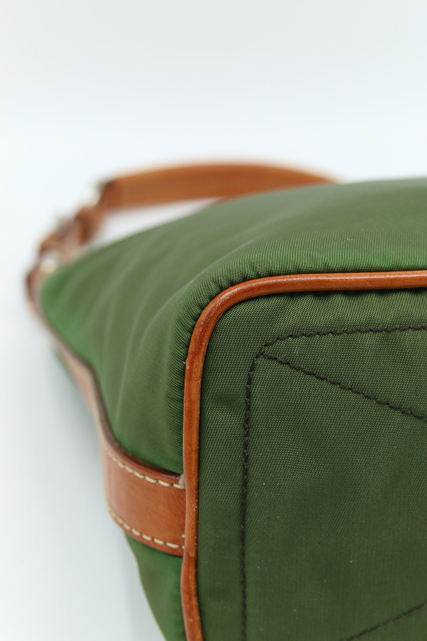 Borsa a tracolla Prada nylon color oliva