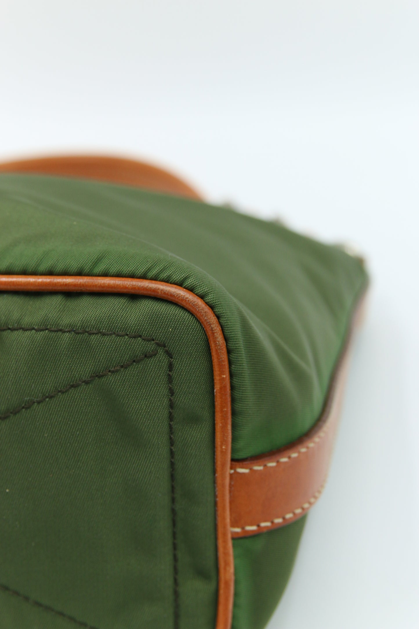 Borsa a tracolla Prada nylon color oliva