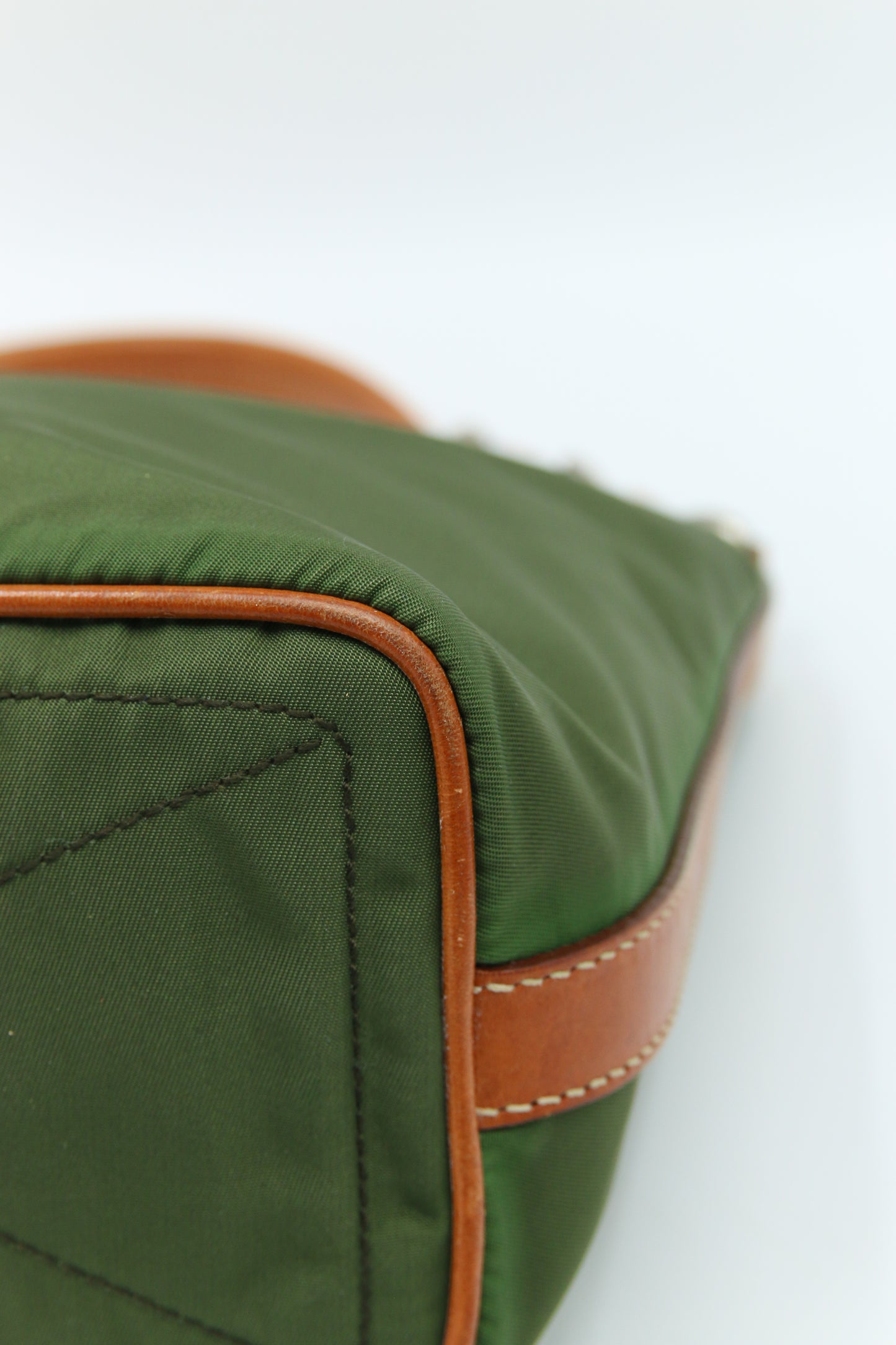 Borsa a tracolla Prada nylon color oliva