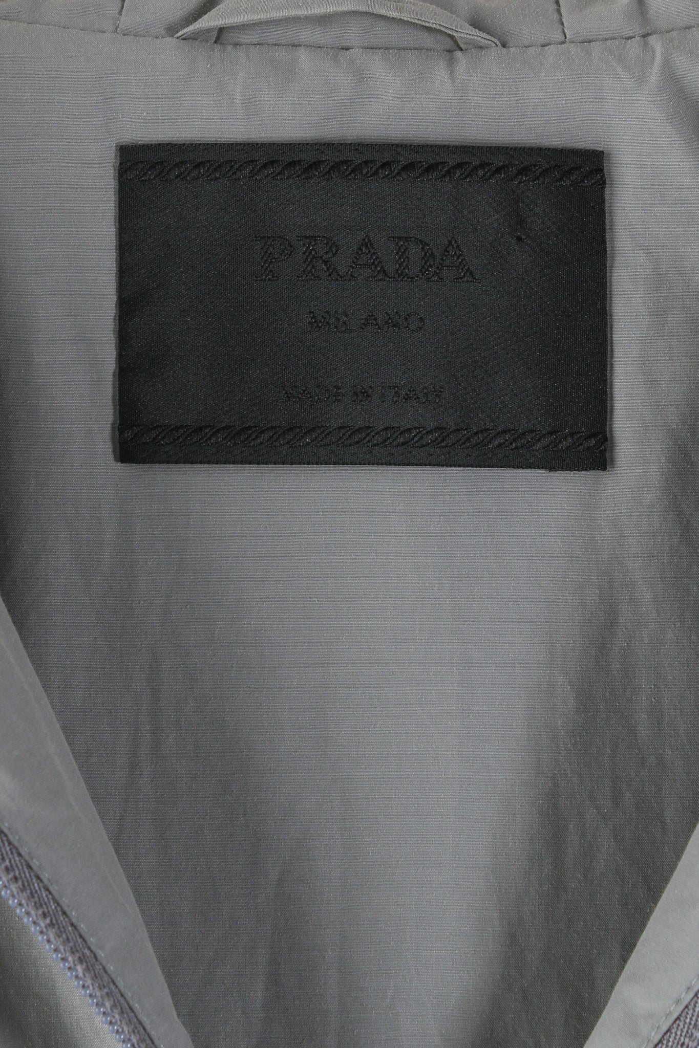 Piumino grigio Prada da donna