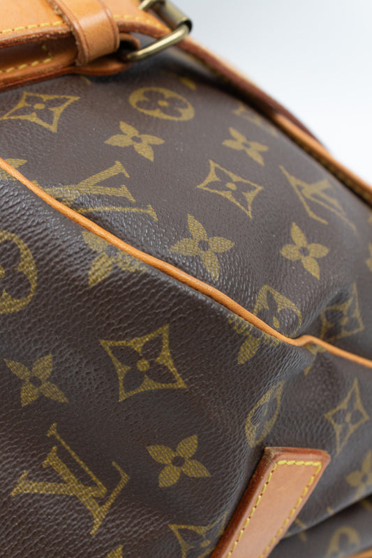 Louis Vuitton Saumur GM Monogram Canvas – Vintage Crossbody Bag