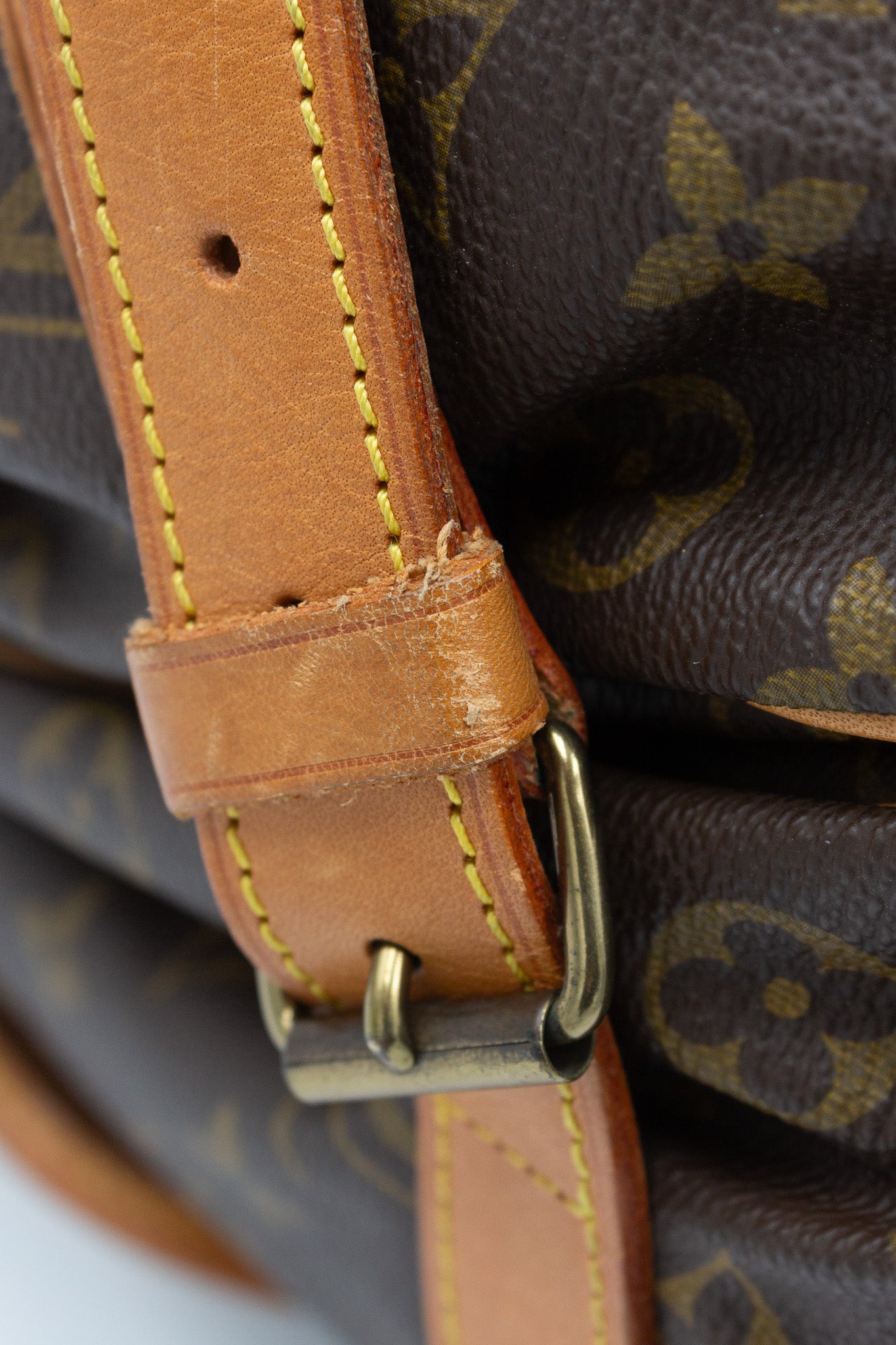 Louis Vuitton Saumur GM Monogram Canvas – Vintage Crossbody Bag