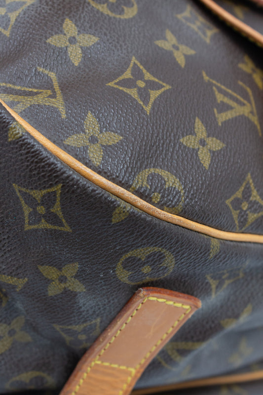 Louis Vuitton Saumur GM Monogram Canvas – Vintage Crossbody Bag