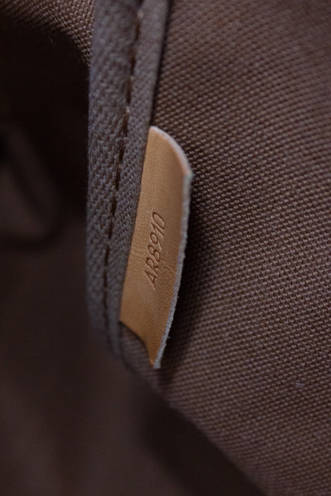 Louis Vuitton Saumur GM Monogram Canvas – Vintage Crossbody Bag