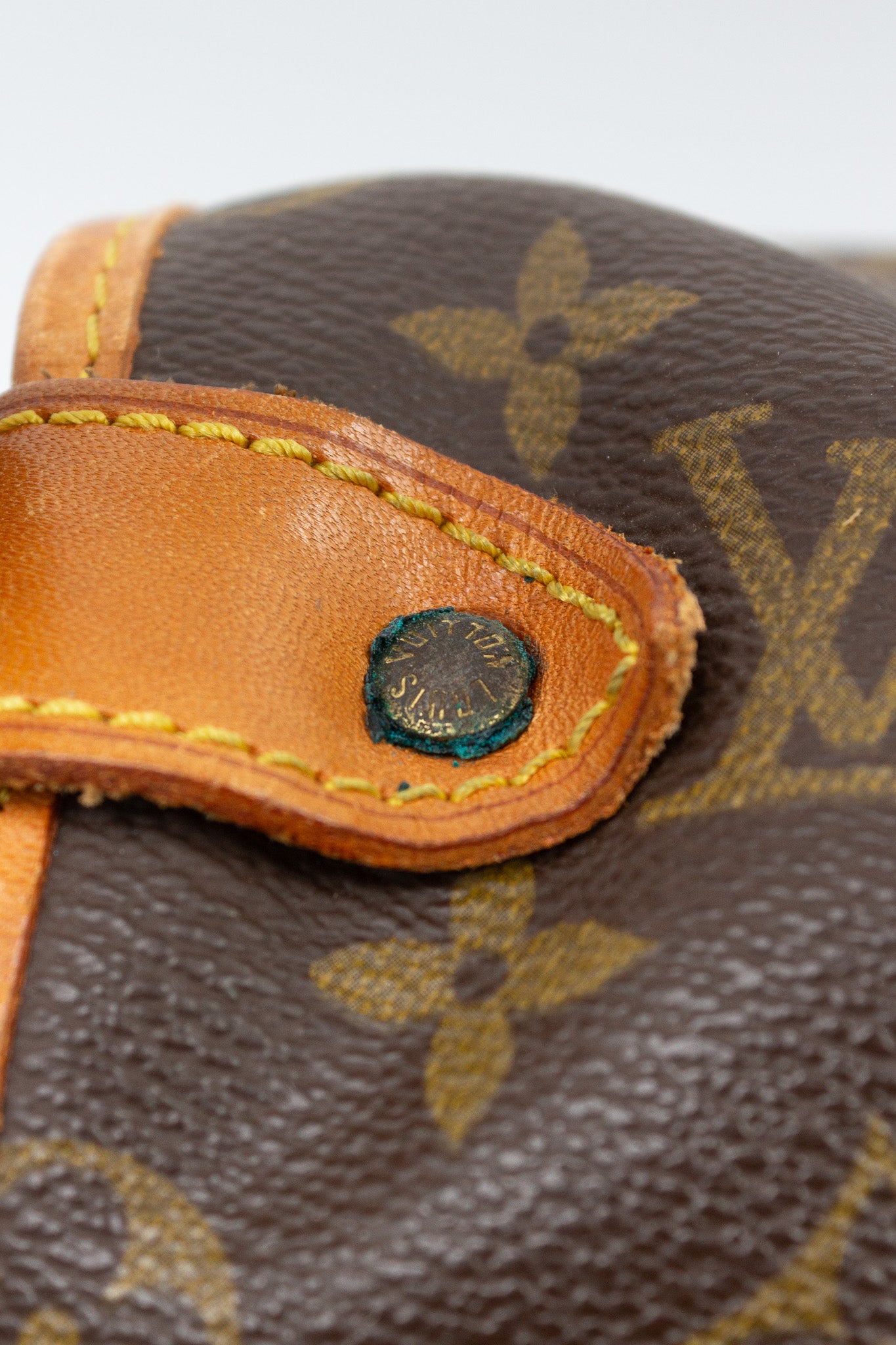 Louis Vuitton Saumur GM Monogram Canvas – Vintage Crossbody Bag