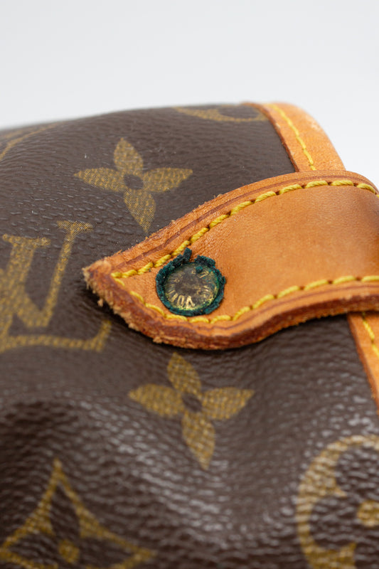 Louis Vuitton Saumur GM Monogram Canvas – Vintage Crossbody Bag